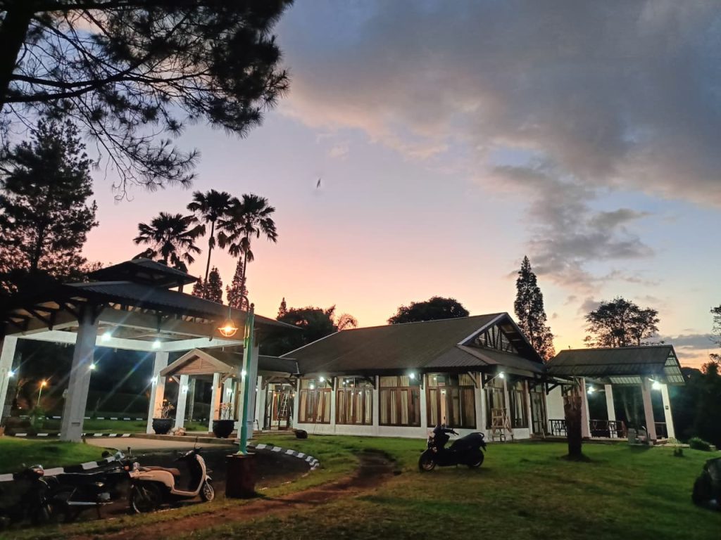 villa bukit layangan ciater